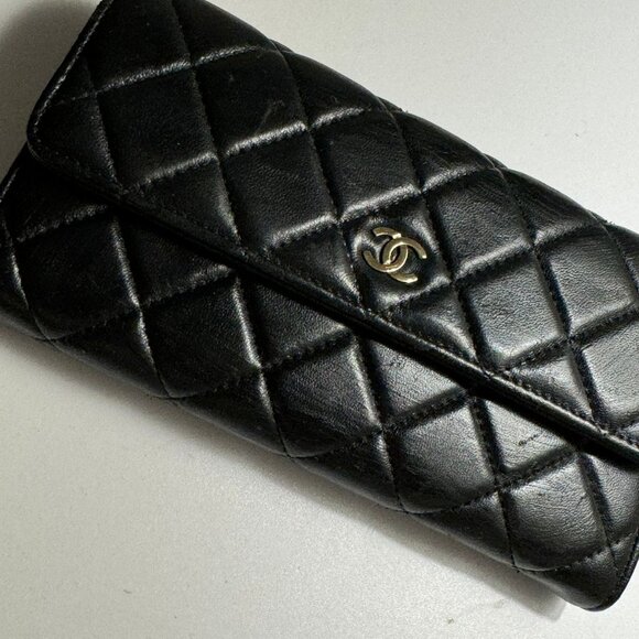 Chanel wallet - Picture 1 of 5